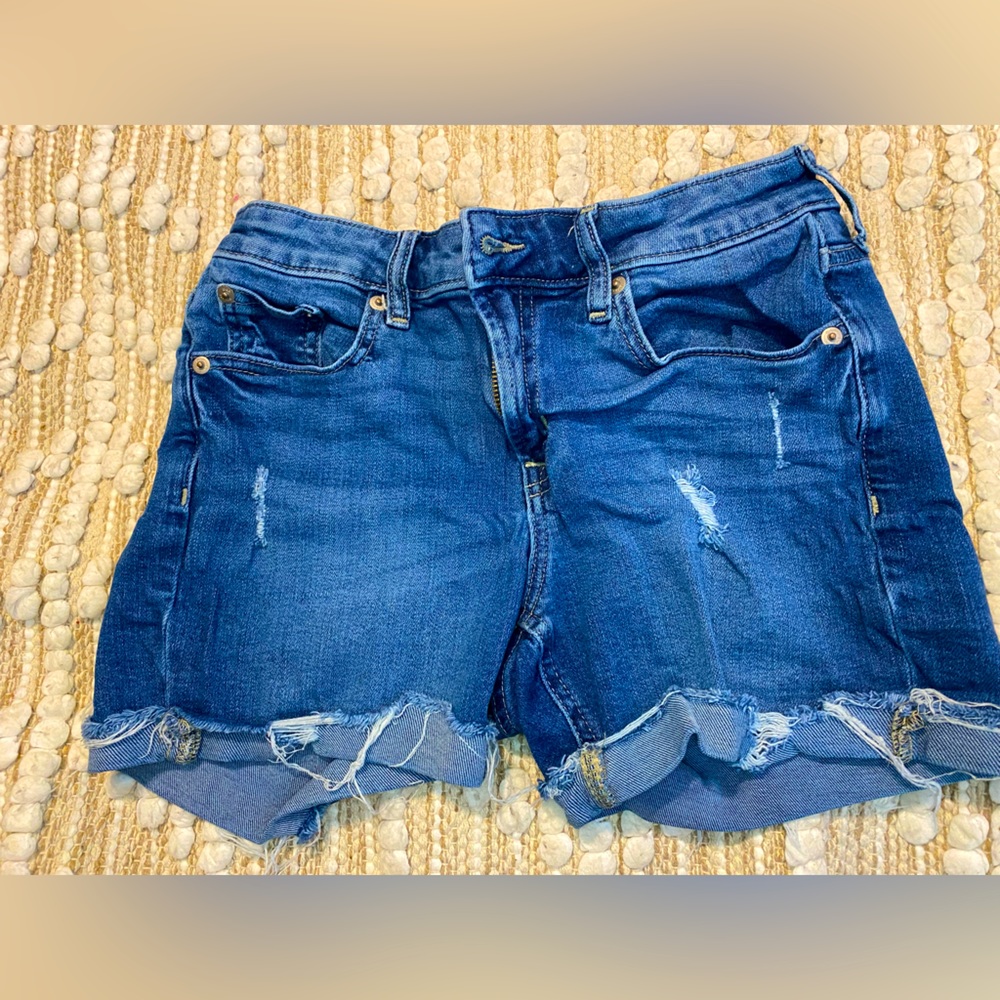 GAP denim distressed shorts  sz 0/25 EUC